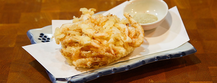 大衆割烹 喜安　料理　天ぷら（白海老かき揚げ）